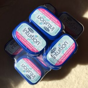 Schick’s Intuition Plus Razor 18 Refills💄